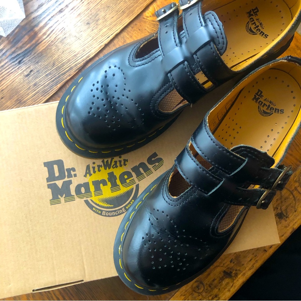Dr. Marten’s 8065 Smooth Leather Mary Jane Shoes in Black